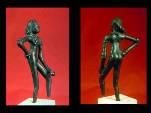 Sculpture of the "Dancing Girl" found in Mohenjodaro excavation